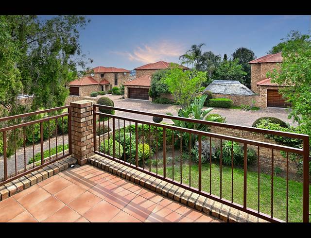 3 BEDROOM DUPLEX FOR SALE IN KYALAMI HILLS